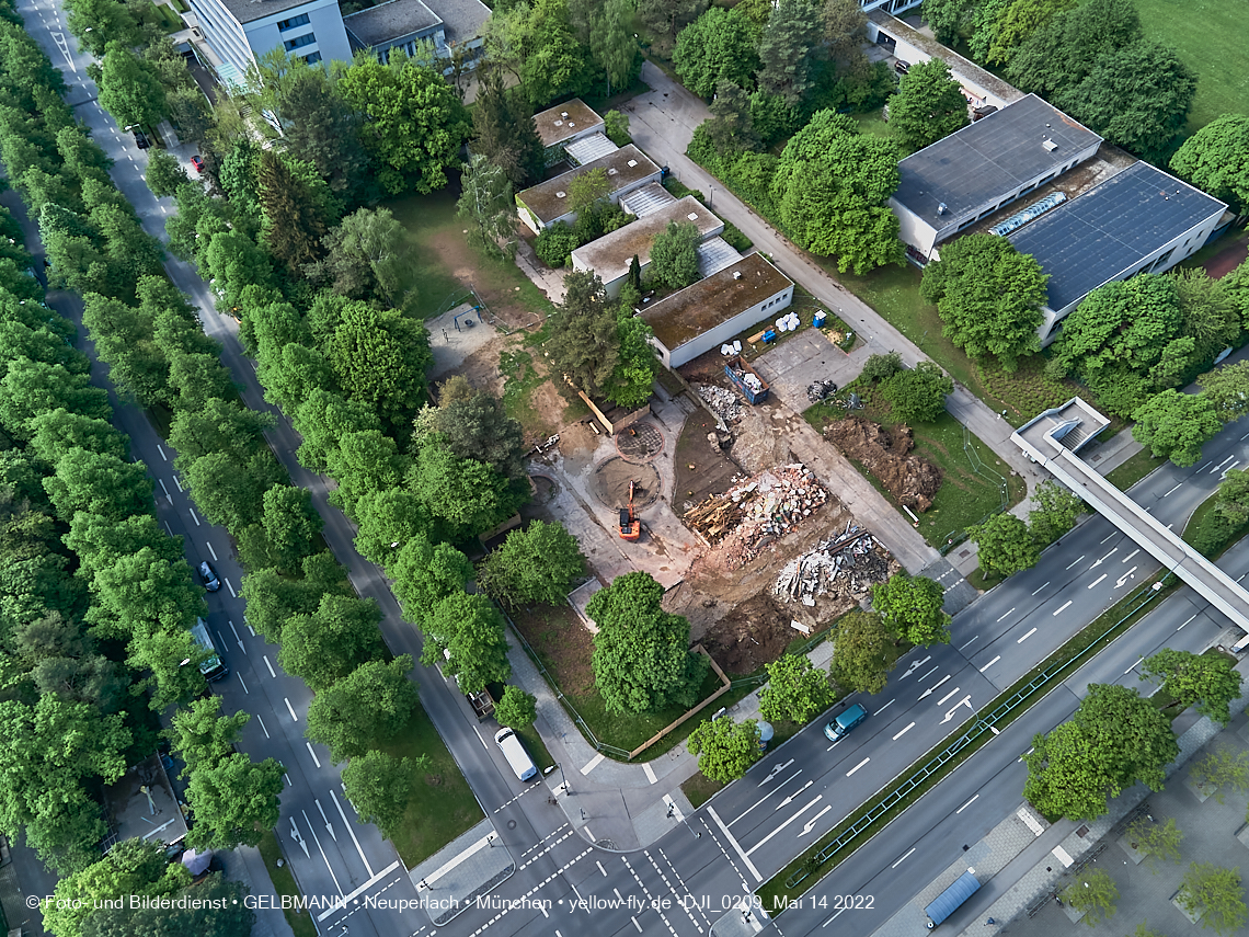 14.05.2022 - Luftbilder von der Baustelle Haus für Kinder in Neuperlach